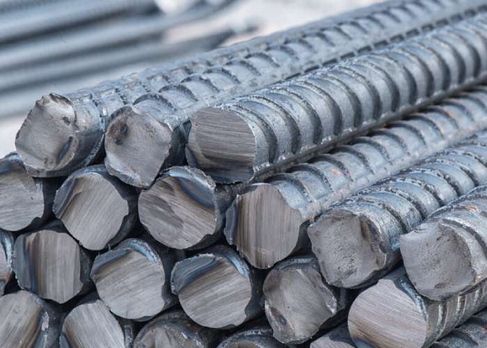 تحلیل نوسانات قیمت میلگرد | بررسی تأثیر دلار بازار آهن 1404